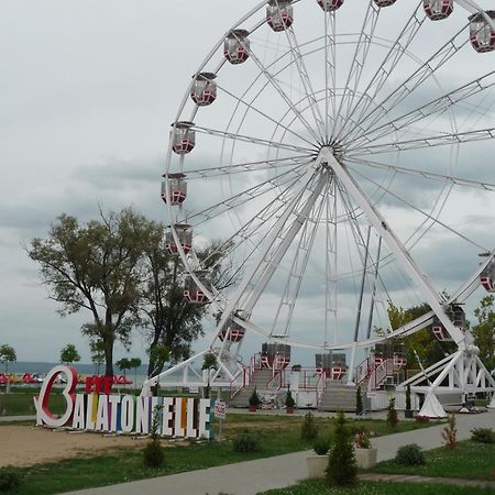 Nadas Tarsashaz Balatonlelle Extérieur photo