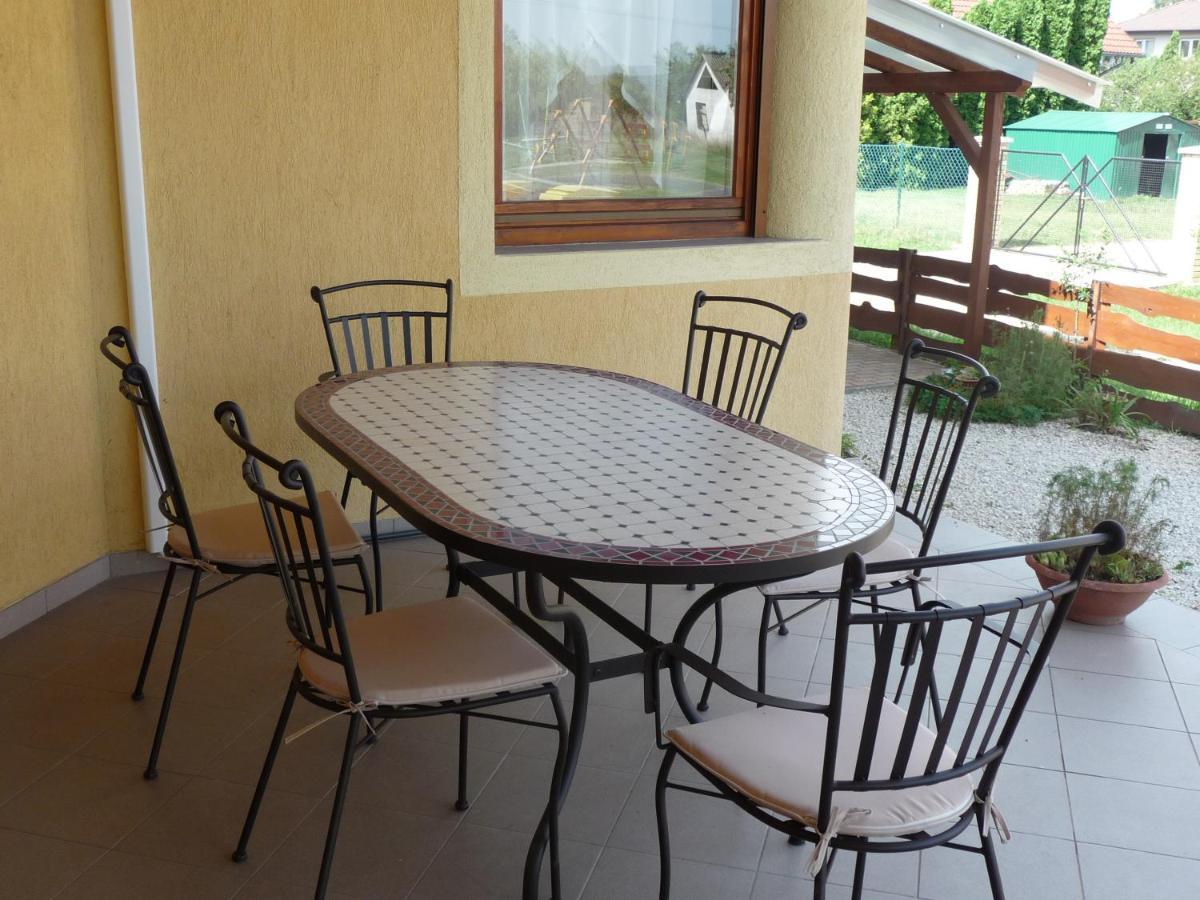 Nadas Tarsashaz Balatonlelle Extérieur photo