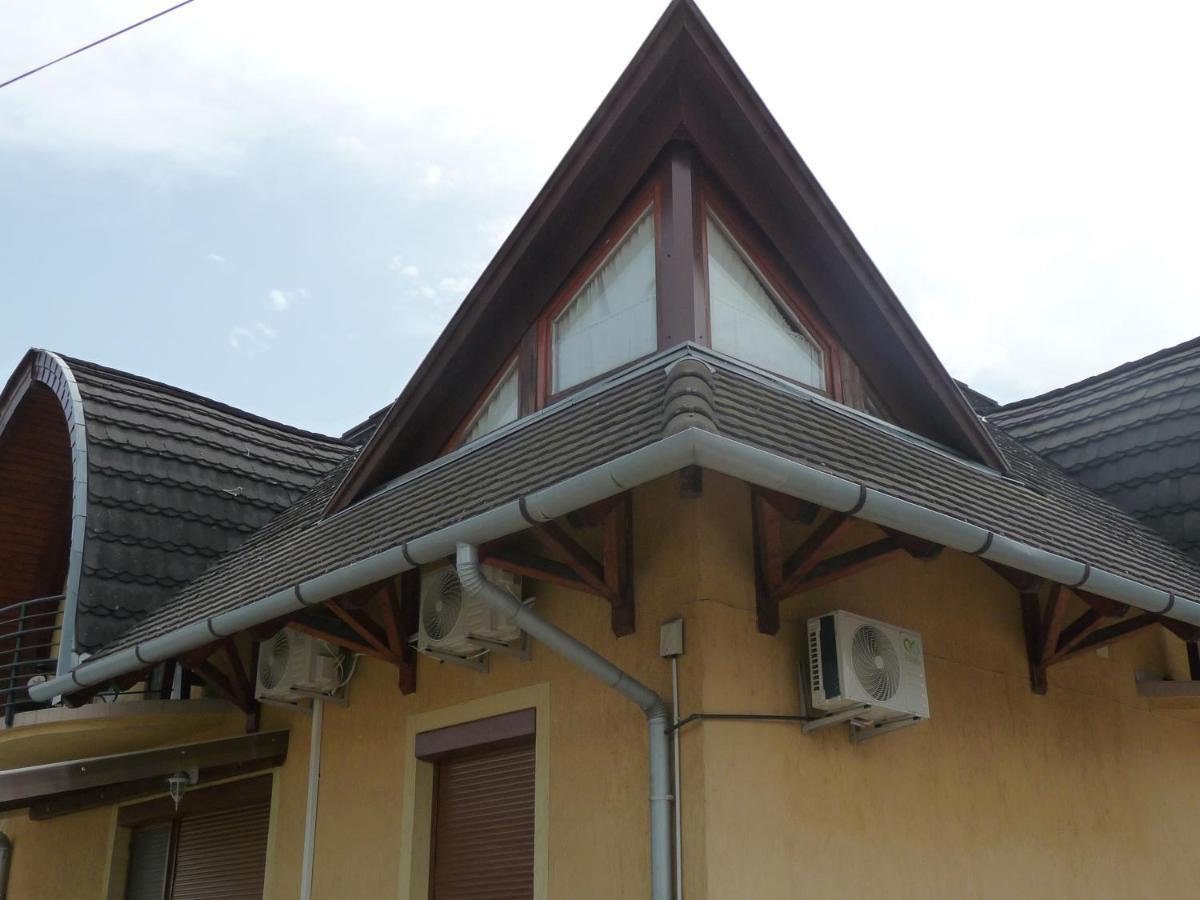 Nadas Tarsashaz Balatonlelle Extérieur photo