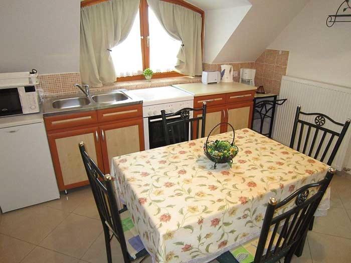 Nadas Tarsashaz Balatonlelle Extérieur photo