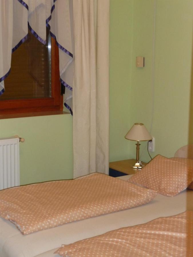 Nadas Tarsashaz Balatonlelle Extérieur photo