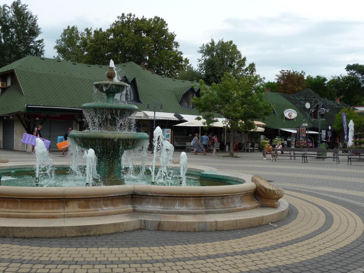 Nadas Tarsashaz Balatonlelle Extérieur photo